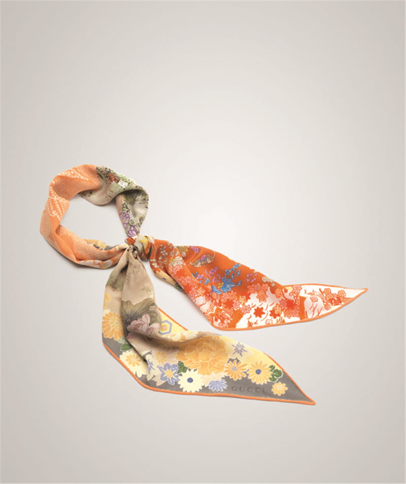 [bottom center 100%]